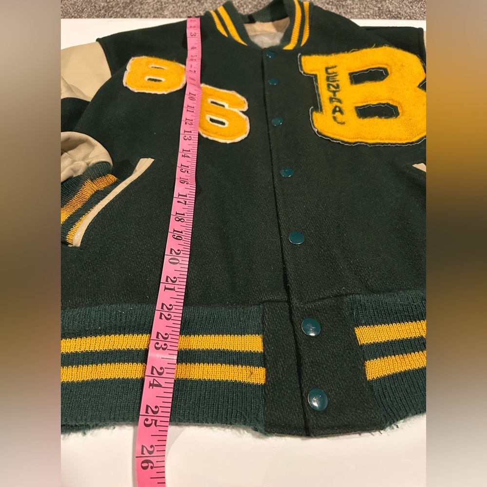 VNTG 1980s' Green and Tan Varsity H.S. Jacket, Men's Size 42 - Picture 6 of 15